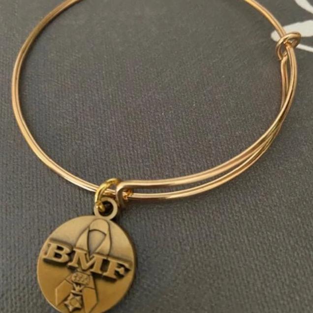 BMF Womans Gold Bangle Bracelet